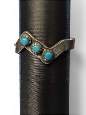 Vintage Sterling Silver Turquoise Chevron Ring Size 5.5